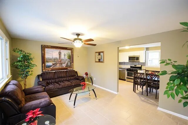 Foto del edificio - 423 S Willow Ave