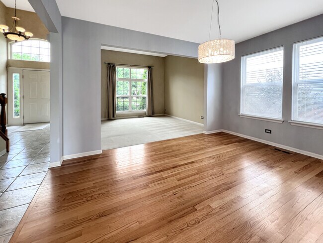 Foto del edificio - 416 Farnsworth Cir
