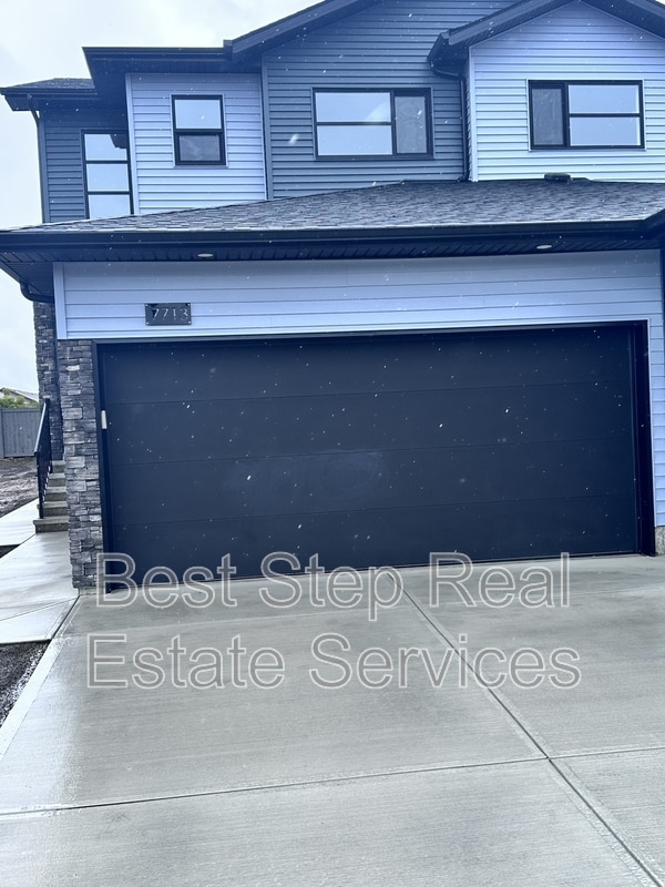 Photo principale - 7713-174A 174 Ave NW