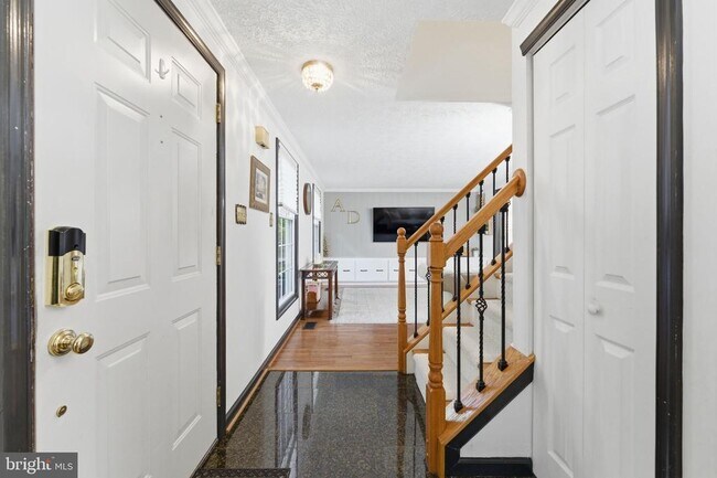 Building Photo - 15730 Vista Dr