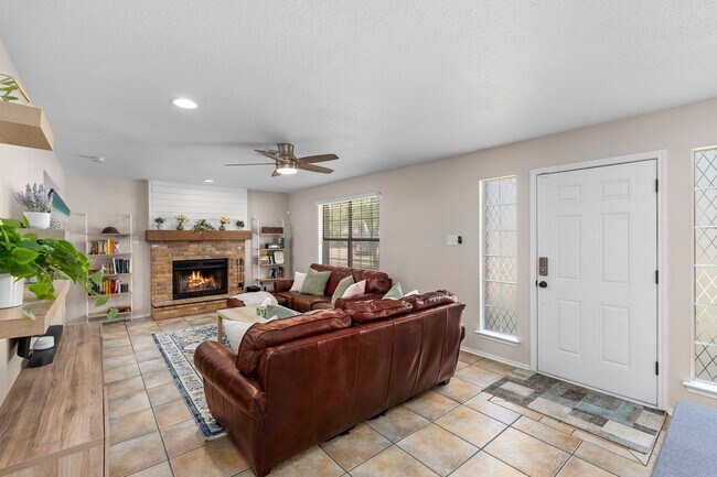 Foto del edificio - 3 Bedroom/2.5 Bath Northwest Park Subdivision