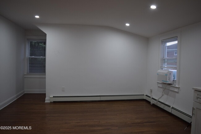 Building Photo - 52 Dunbar Ave