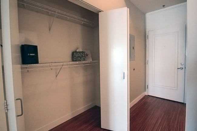 Photo - 47 E Lake St Apartment