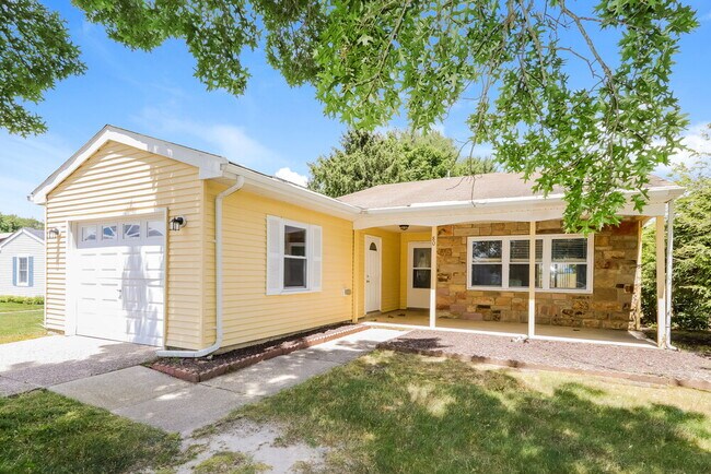 Building Photo - 80 Kingston Way