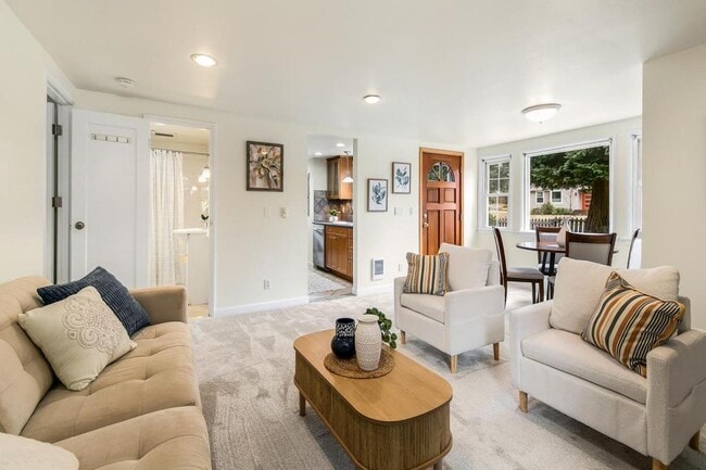 Foto del edificio - 13753 Ashworth Ave N