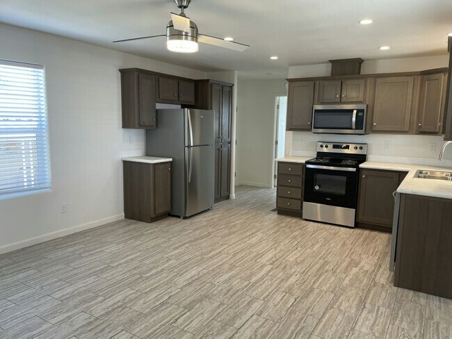 Foto del edificio - 10701 N 99th Ave