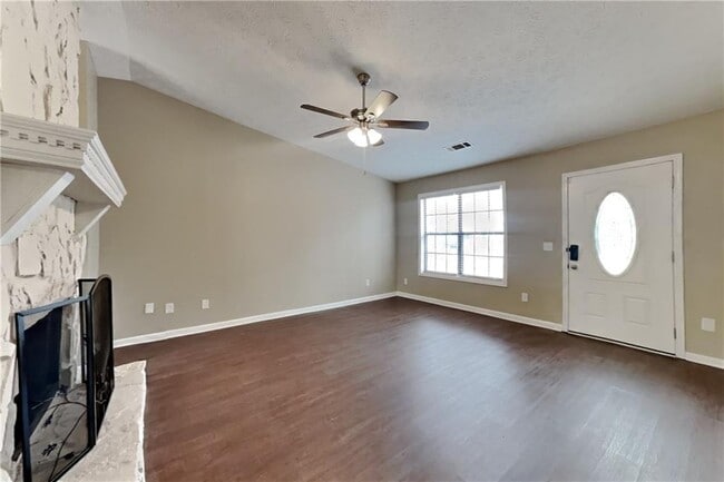 Building Photo - 2760 Blarney Way NW