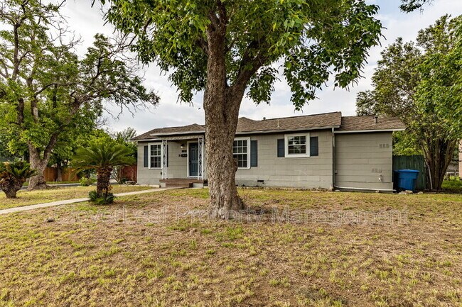 Foto del edificio - 402 W Wildwood Dr
