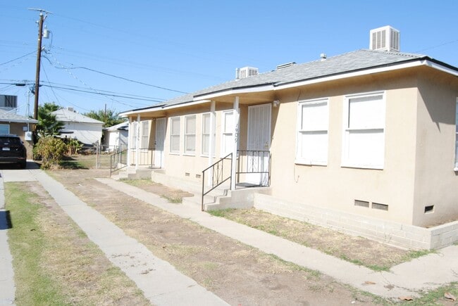 Building Photo - *Price Reduced* Two weeks of free rent during your third month of tenancy.