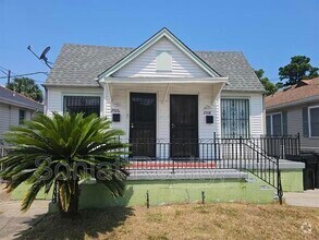 Building Photo - 3506 Live Oak St