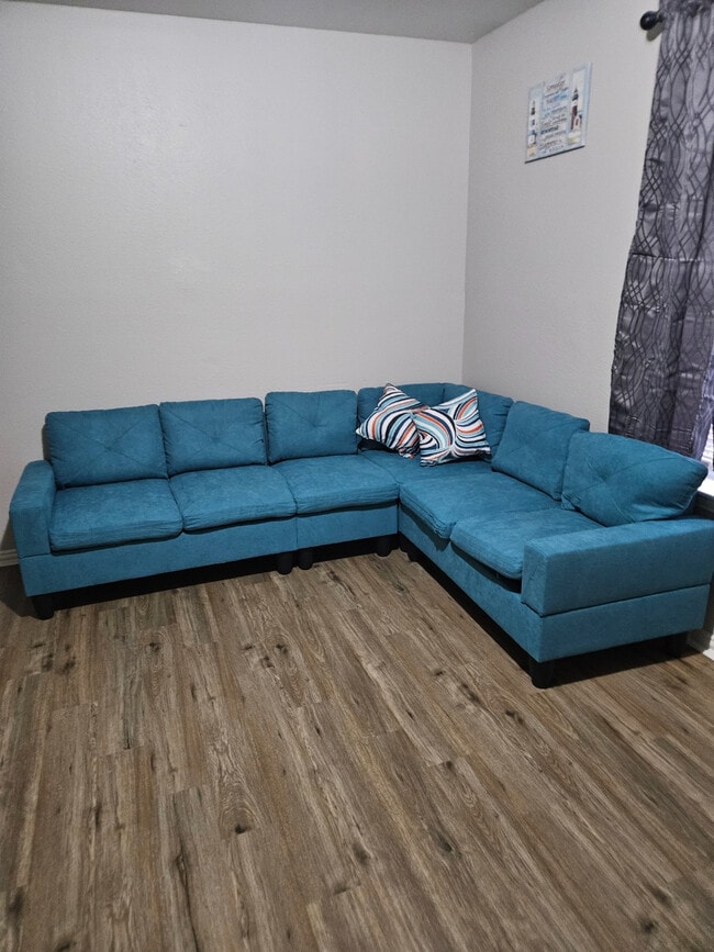 Foto del edificio - Room in Duplex on Stalcup Rd