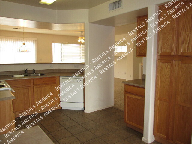 Foto del edificio - 13821 W Rovey Ave