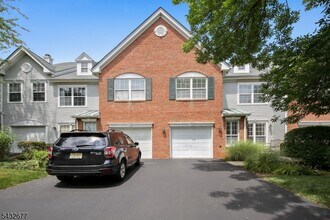 Building Photo - 8 Hopkinson Ct