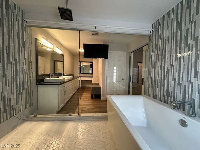 Foto del edificio - 2823 High View Dr