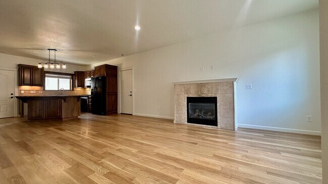 Foto del edificio - Cute little gated community 3 bed 2.5 bath...