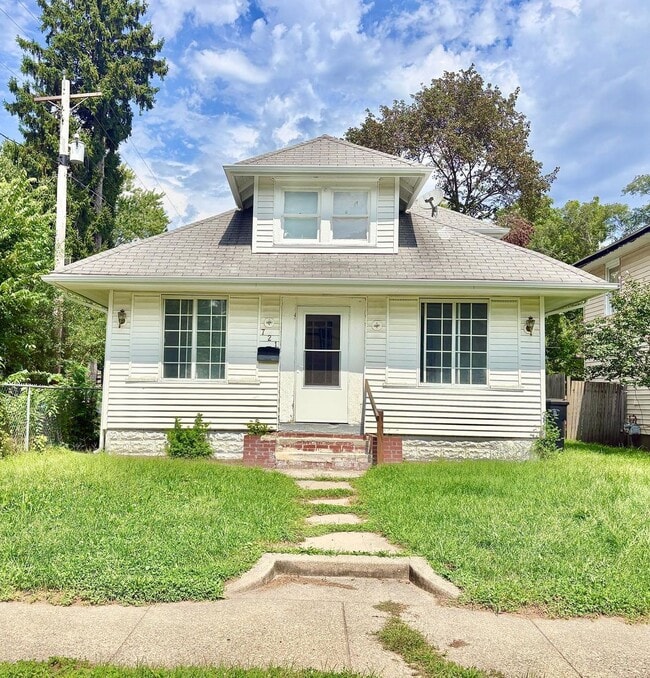 Building Photo - 721 Haney Ave