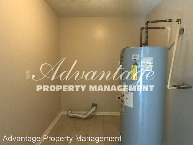 Building Photo - 3 br, 1 bath House - 483 Ferncliff Cv.