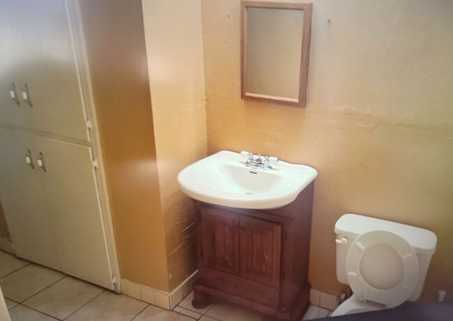 Foto del edificio - Large 3 bed 2 bath