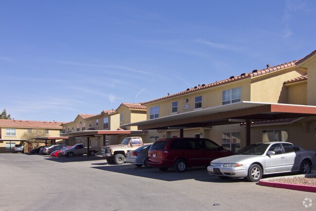 Foto del edificio - Whispering Sands Townhomes