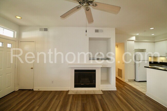 Foto del edificio - Sabre Springs, 10722 Sabre Hill Dr #134, AC, Fireplace, Community Pool, Spa & Fitness,