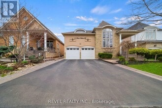 Building Photo - 31 St Hubert Dr