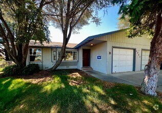 Building Photo - 4903 Castleview Dr