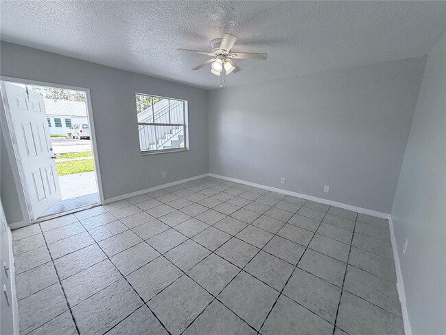 Foto del edificio - 230 SW 11th Ave