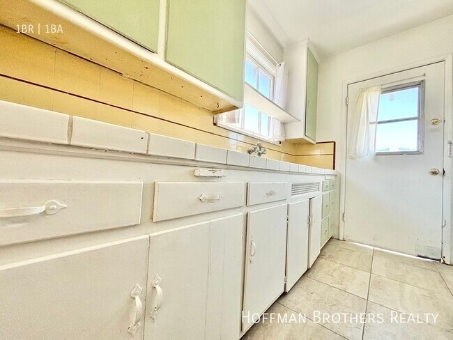 Foto del edificio - 11046 1/2 Otsego St. North Hollywood, CA 9...