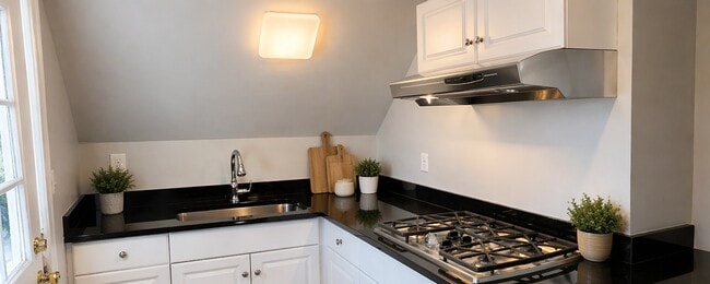 Building Photo - 18 Hathorn St