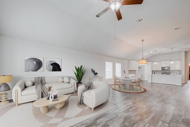 Building Photo - 31118 Gulf Cypress Ln