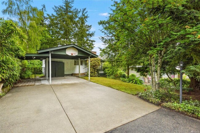 Building Photo - 1302 SW 125th Pl