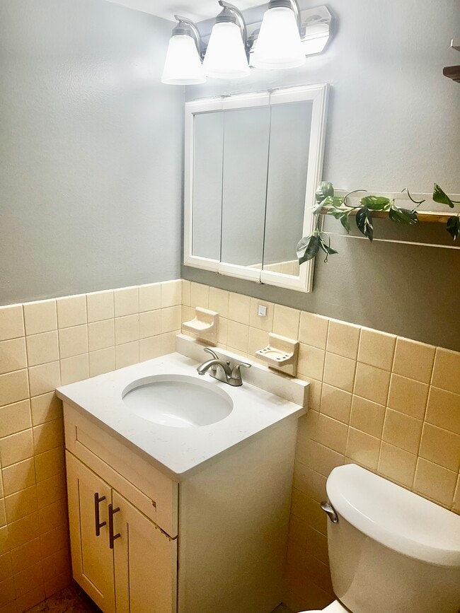 Building Photo - 1111 University Blvd W