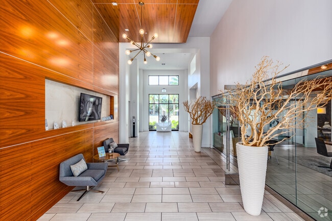 Lobby Photo - Nine12 Gateway Apartments