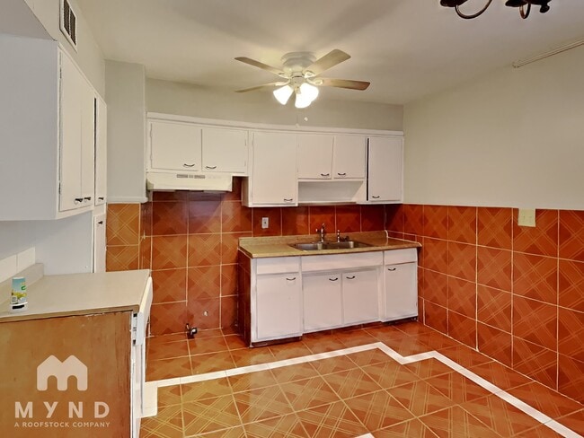 Building Photo - 730 Hill St