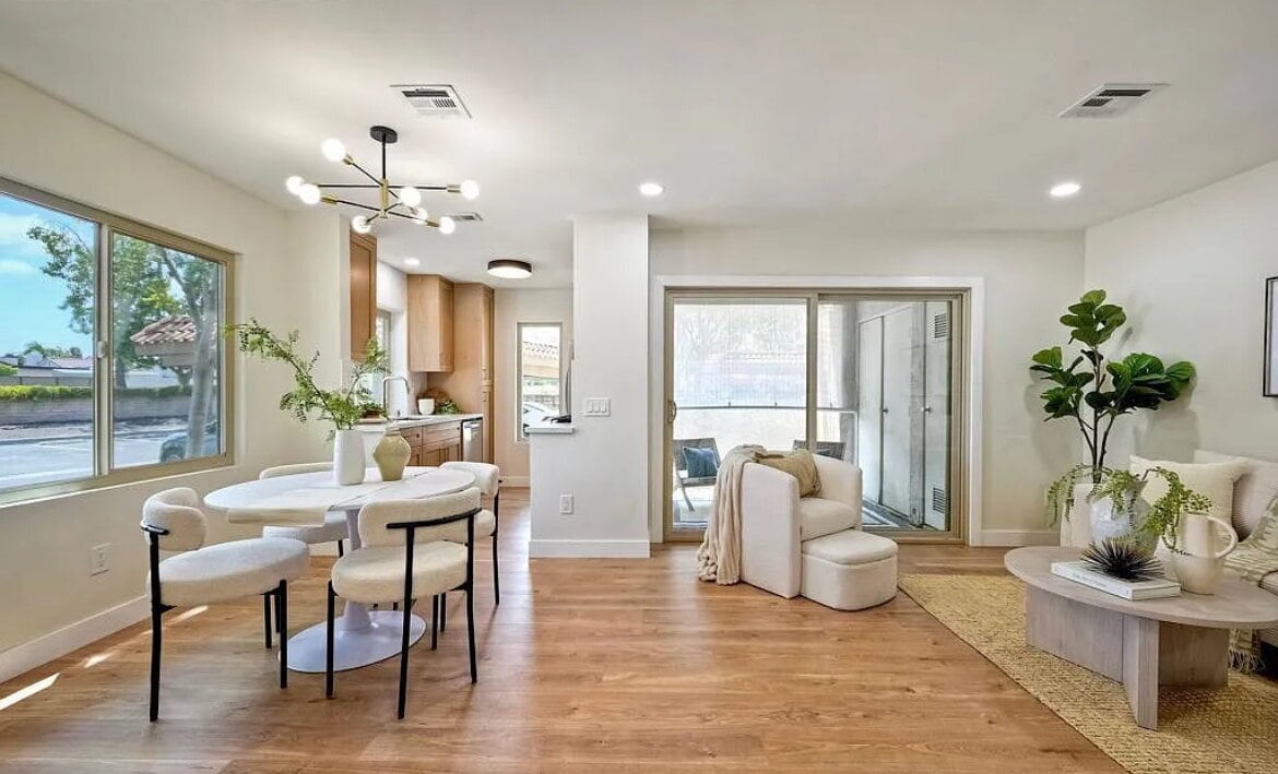 Primary Photo - Stunning corner-unit condo in prime West M...
