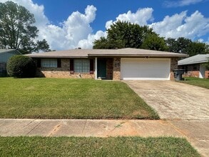 Building Photo - 1821 Pluto Dr