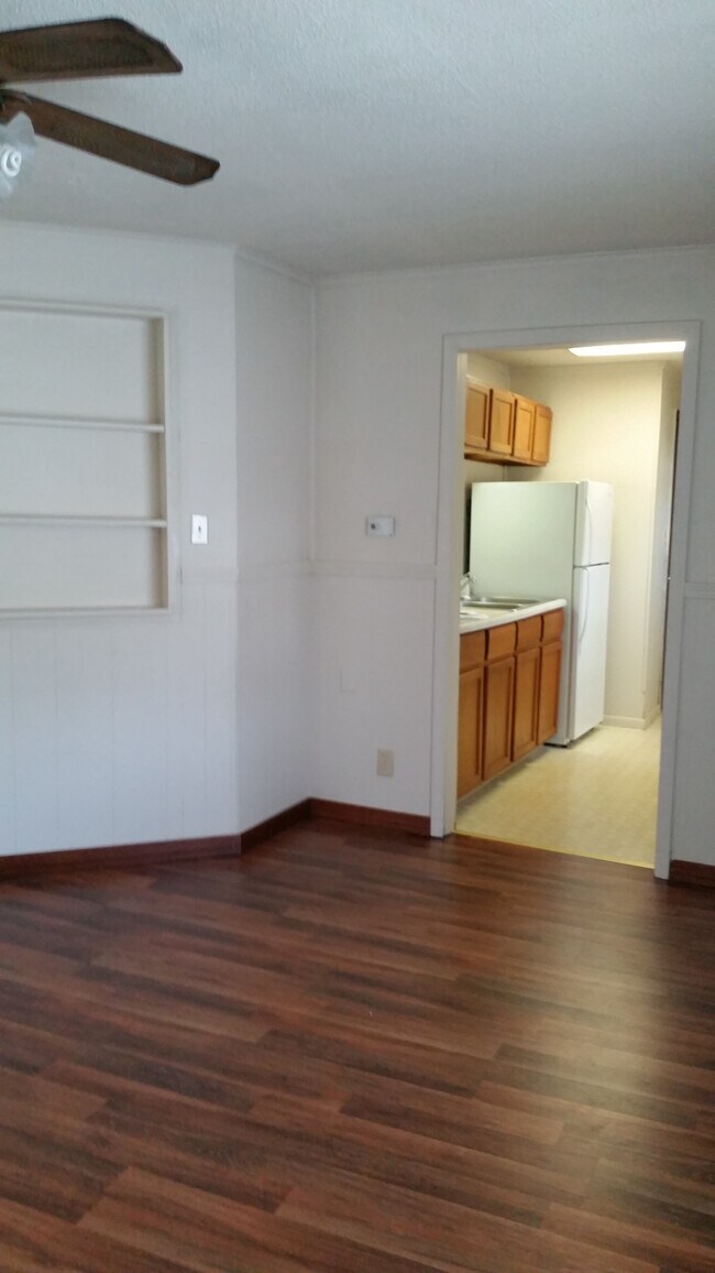 Foto del edificio - 906 W 3rd St