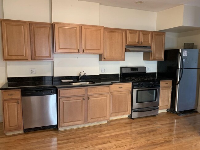 Foto del edificio - Allston 3-bed SEP25