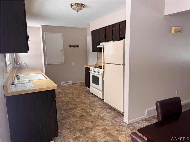 Foto del edificio - 10035 Creek Rd