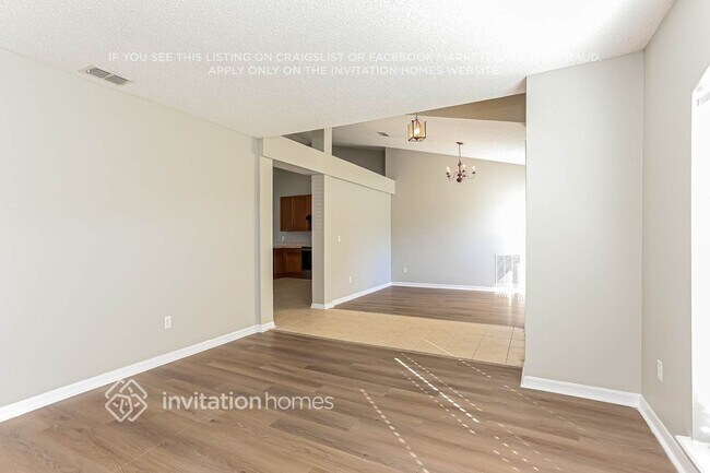 Foto del edificio - 10351 Lancashire Dr S