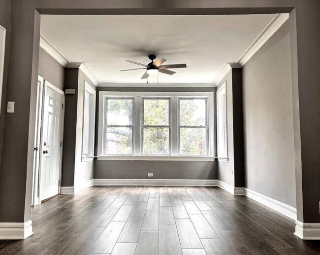 Foto del edificio - 3 bedroom in Chicago IL 60629