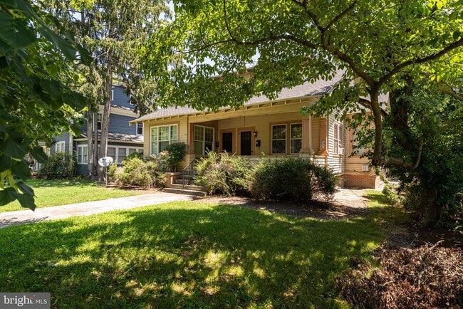 Building Photo - 733 Camden Ave