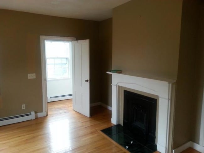 Building Photo - 19 Congdon St