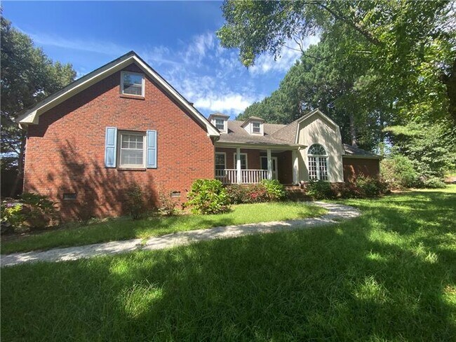 Building Photo - 2655 Rosebud Rd