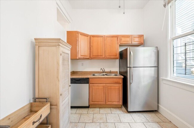 Building Photo - Move-In Special: $300 Off First Month if You Move by April 30, 2026!