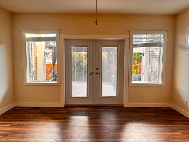 Photo du bâtiment - 3647 Vermont Pl