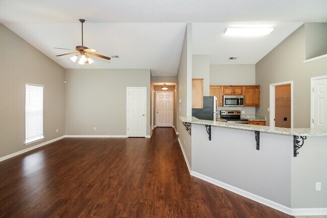 Foto del edificio - 6331 White Hawk Ln