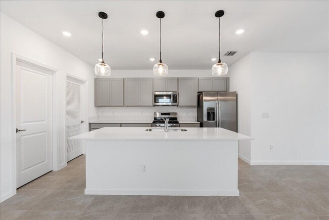 Building Photo - 11177 Fernbrook Dr