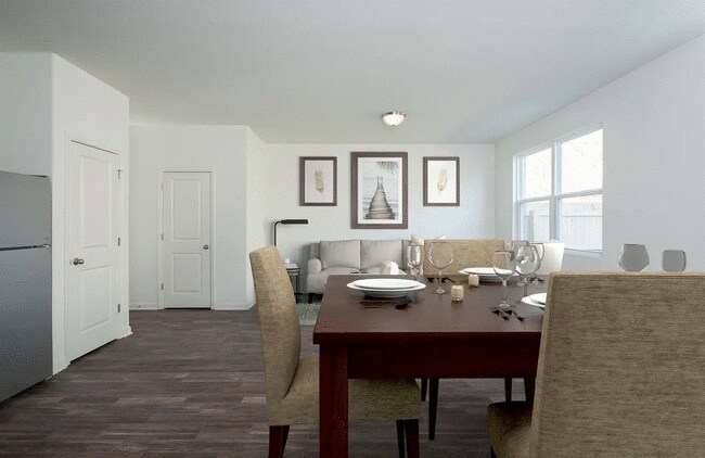 Family/Dining - 305 Penn Station Way
