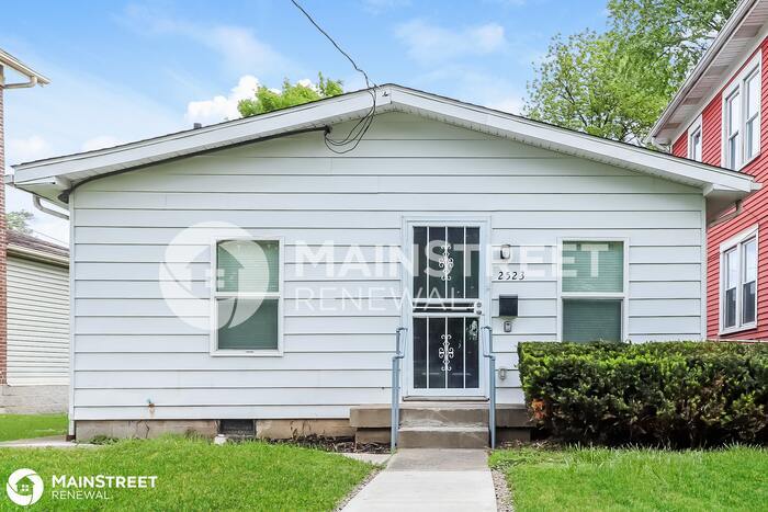 Foto principal - 2523 1/2 Greenwood Ave, Louisville, KY 40210